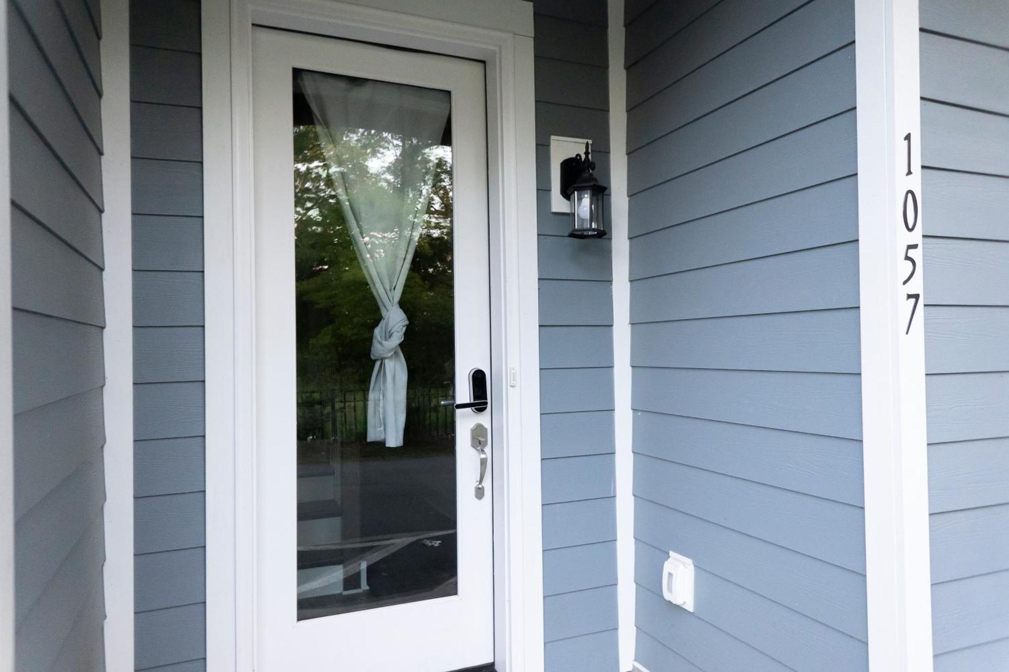 Elegant 3br Family & Business Friendly Near Downtown With Free Parking, Wfh, & Wi-fi Charlotte