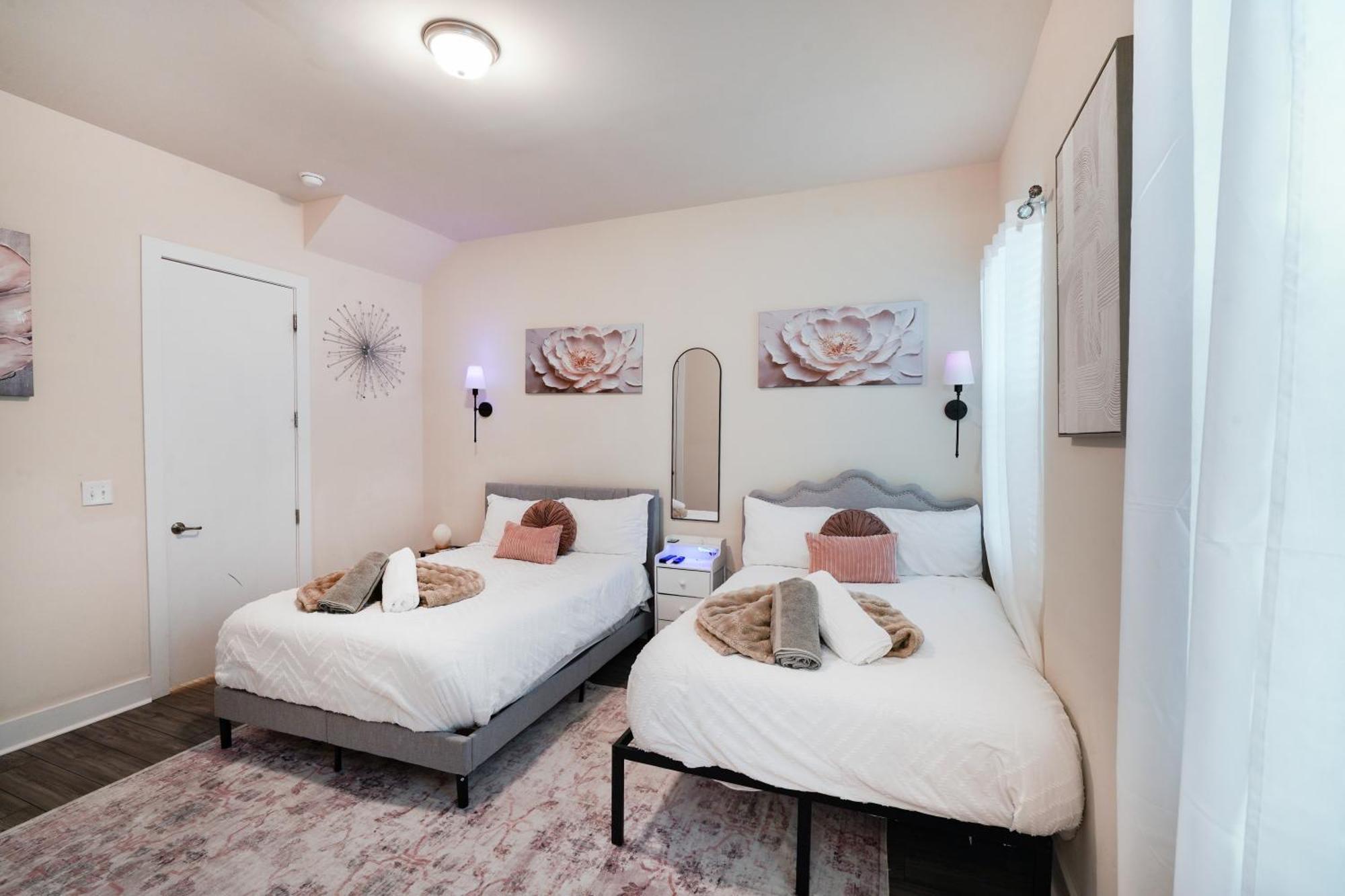 Hébergement de vacances Elegant 3br Family & Business Friendly Near Downtown With Free Parking, Wfh, & Wi-fi