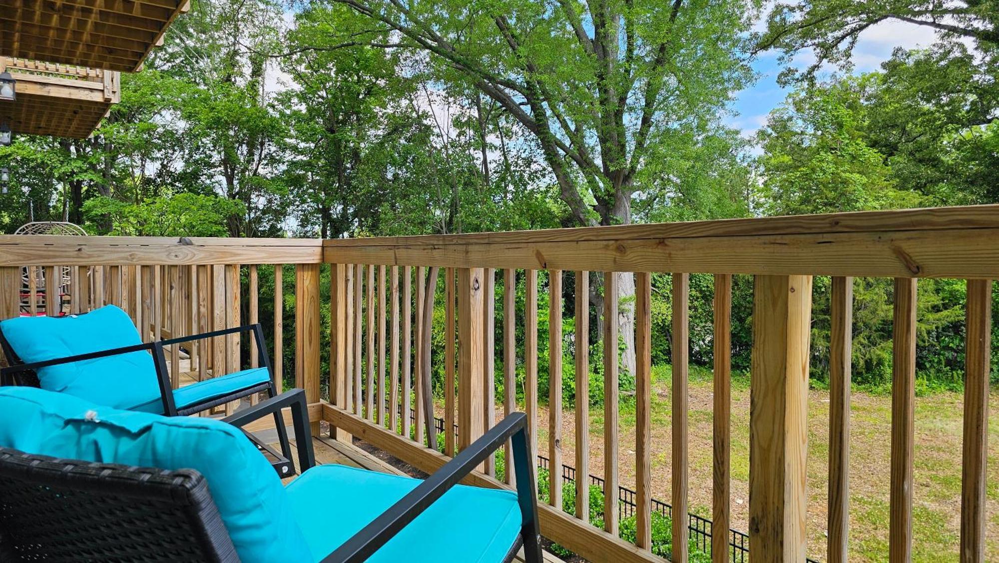 Elegant 3br Family & Business Friendly Near Downtown With Free Parking, Wfh, & Wi-fi
